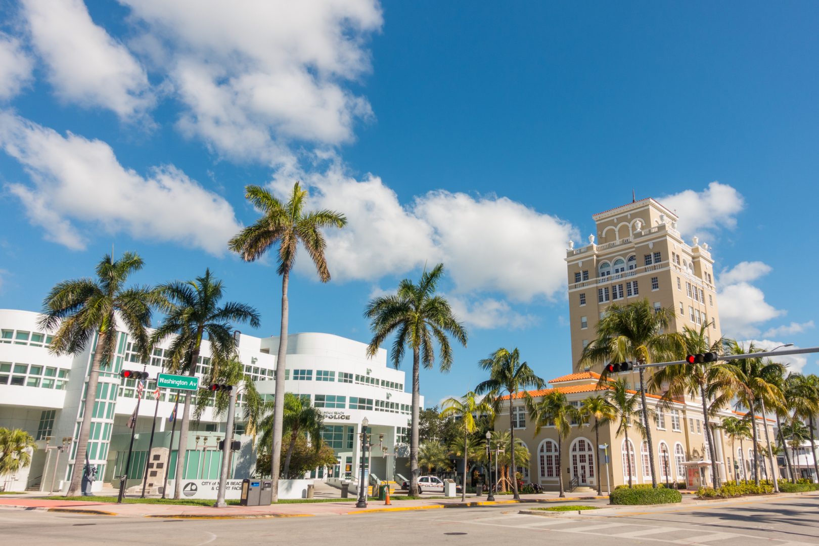 Image of Florida City Hall representing where you will not have to go if you want to obtain your Florida criminal records search online with Triton.
